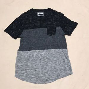Multi-colored t-shirt with pocket